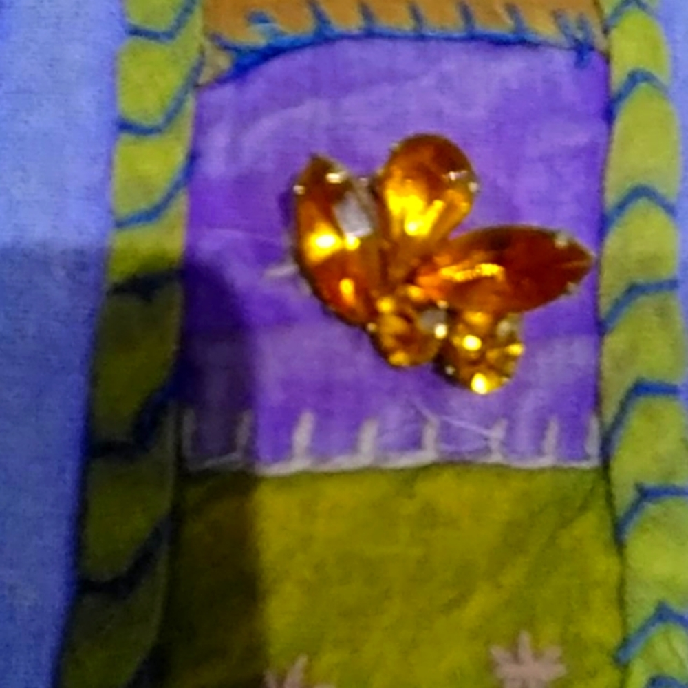 Vintage dainty brooch stones orange topaz color